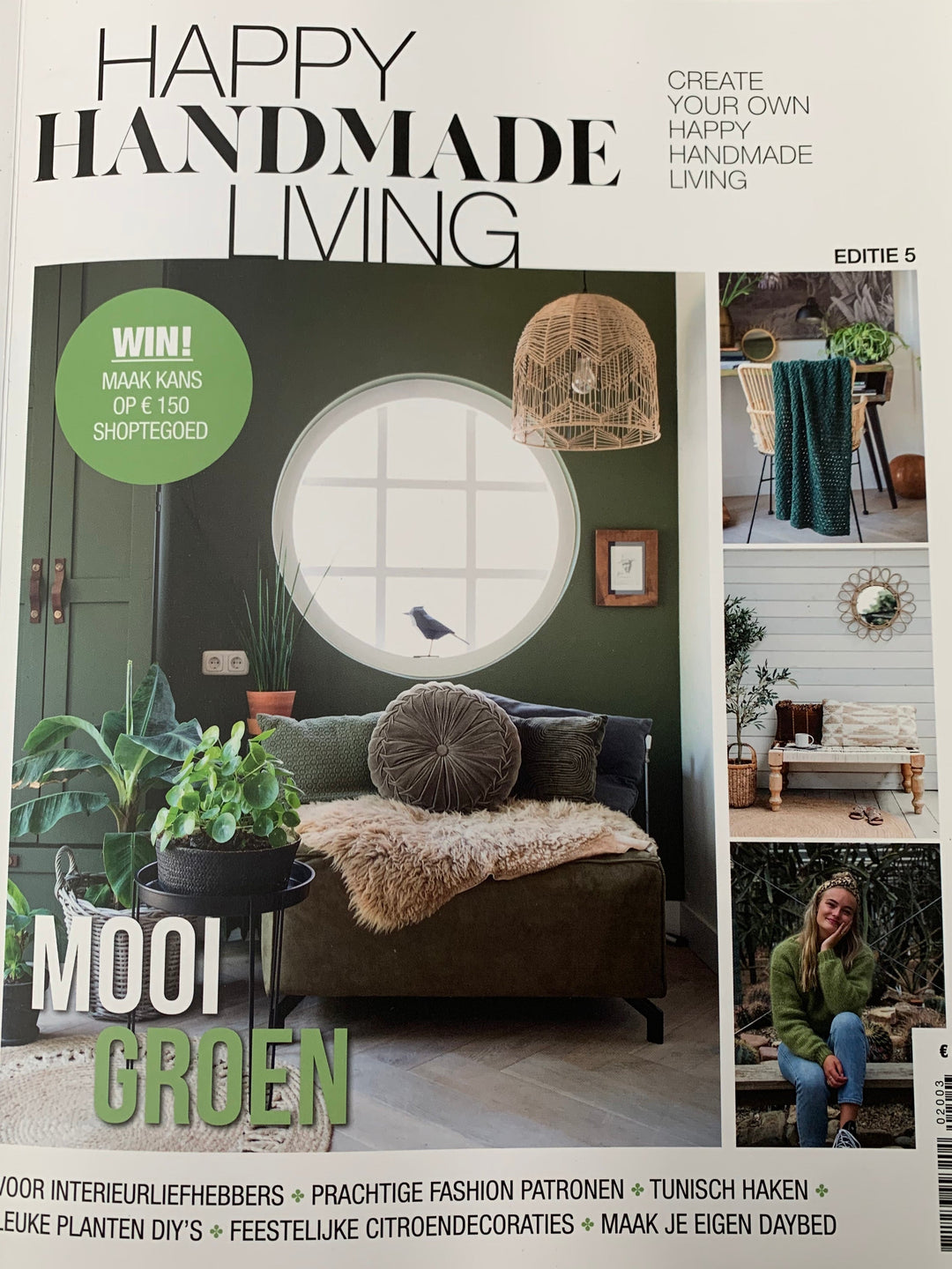 AUGUST 2020: GLÜCKLICHES HANDGEMACHTES WOHNEN MIT LAB ECO WALLPAINT IM TON SMOKING GRASS NR. 23 BEI @SONIAD AN DER WAND IM WOHNZIMMER.