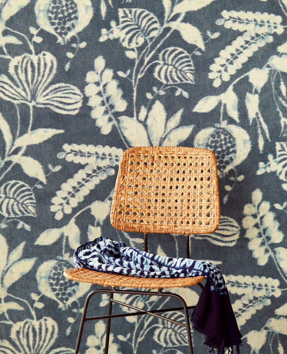 EIJFFINGER Terra 391503 - Afbeelding 2 - Blauw, Romantisch, Etnisch, Klassiek, Bloemen, Bladeren
