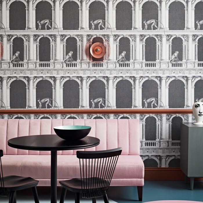 Cole &amp; Son Fornasetti Selection Procuratie e Scimmie behang 114/21041