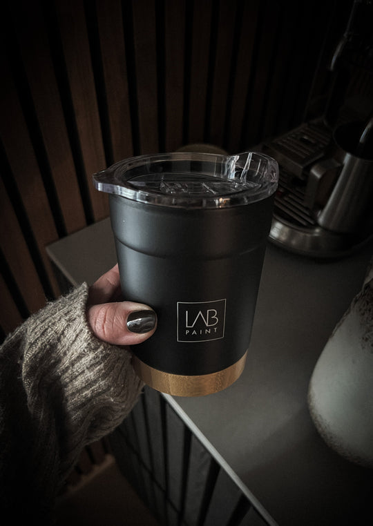 LABOR-TÄGLICHER BECHER