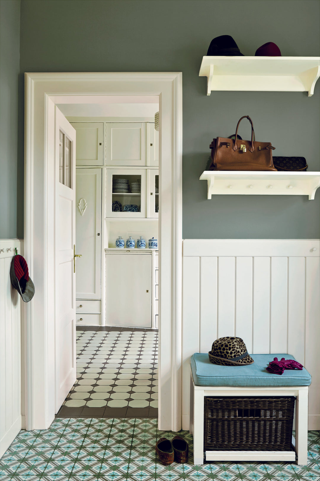 Exterior Masonry Paint | Wimborne White no. 239