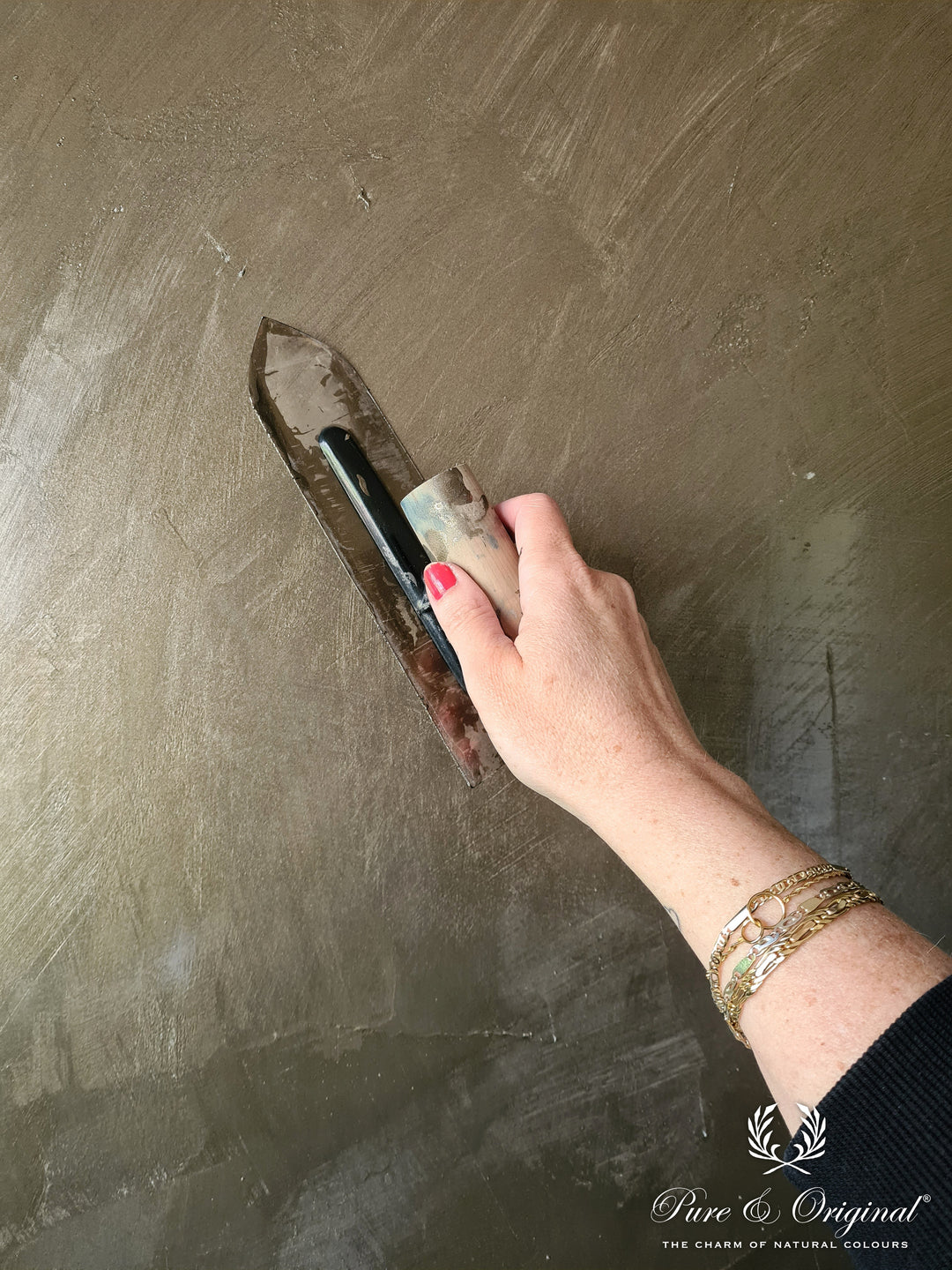 Traditionelle Lack-Hochglanz-Elemente | Bronze