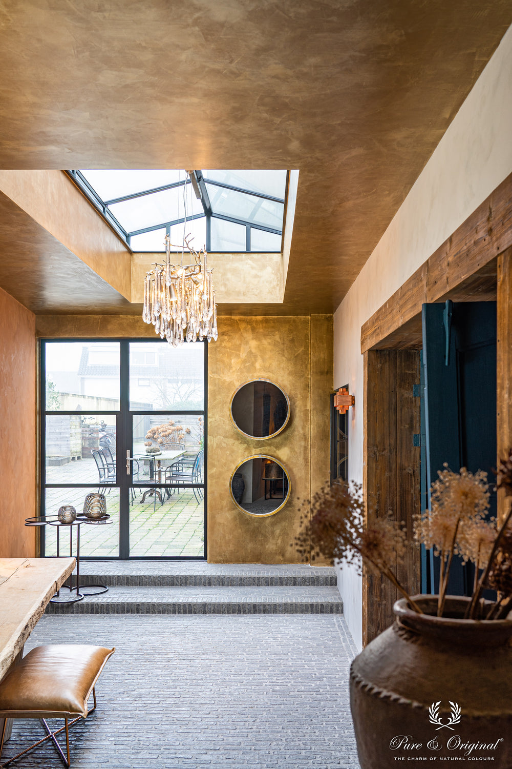 Traditionelle Lack-Hochglanz-Elemente | Gold