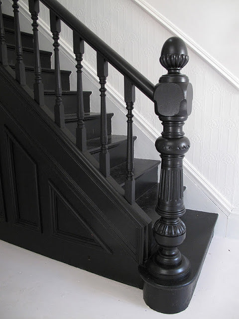 Estate Eggshell | Pitch Black no. 256